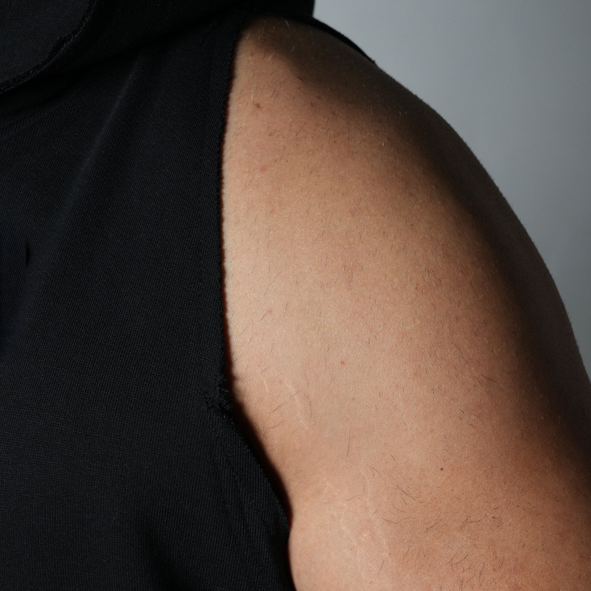 BLACK RAW EDGE SLEEVELESS HOODIE - Hophead