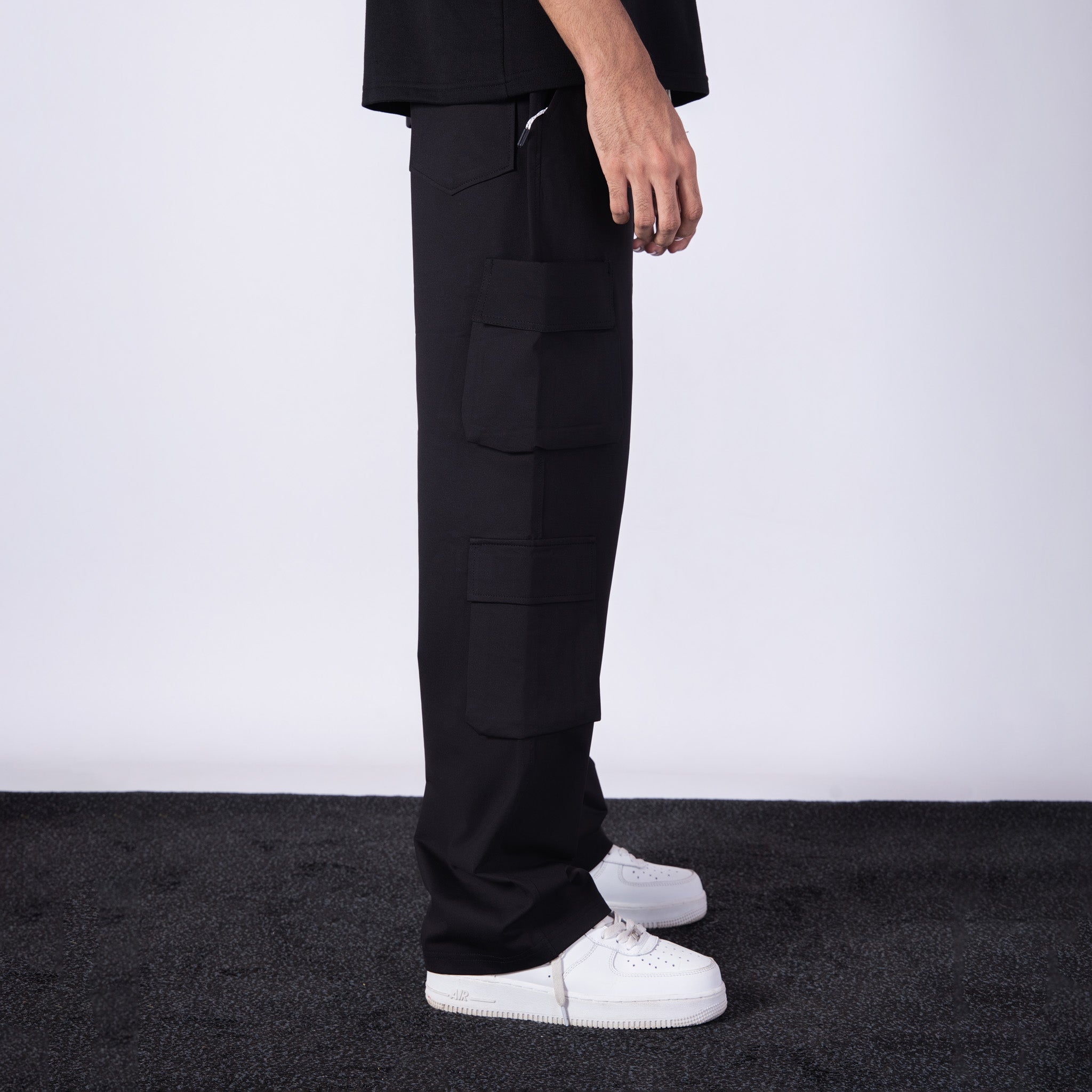 BLACK SIDE POCKET STRAIGHT FIT CARGO SWEATPANT - Hophead