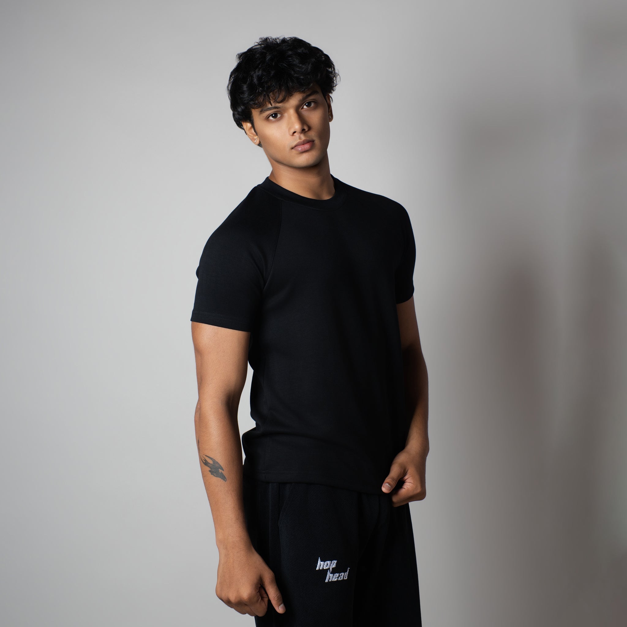 BLACK SIGNATURE RAGLAN T-SHIRT - Hophead