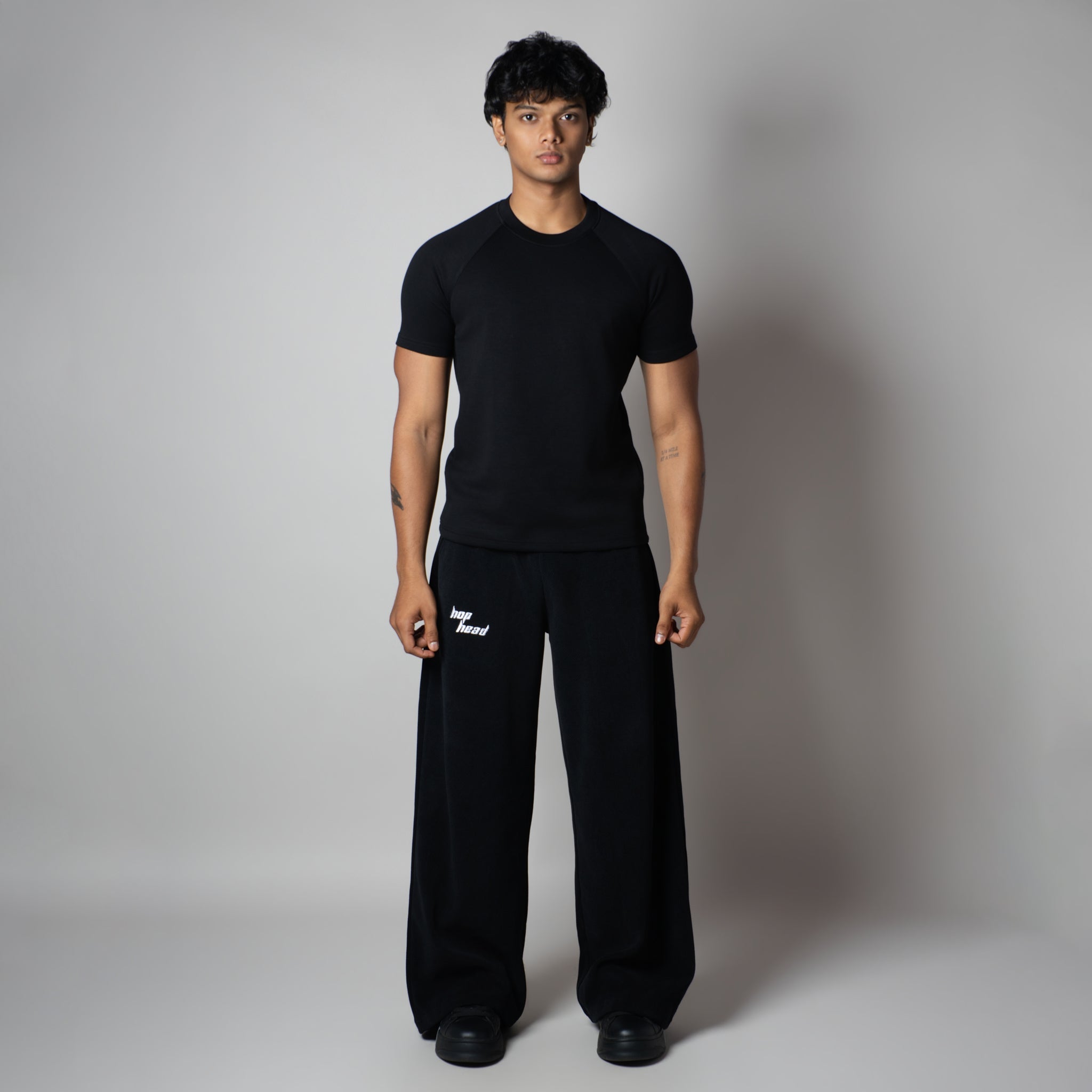 BLACK SIGNATURE RAGLAN T-SHIRT - Hophead
