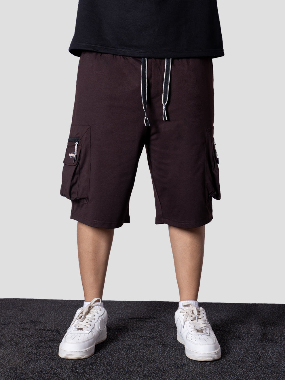 COFFEE POCKET ON POCKET OVERSIZED SHORTS