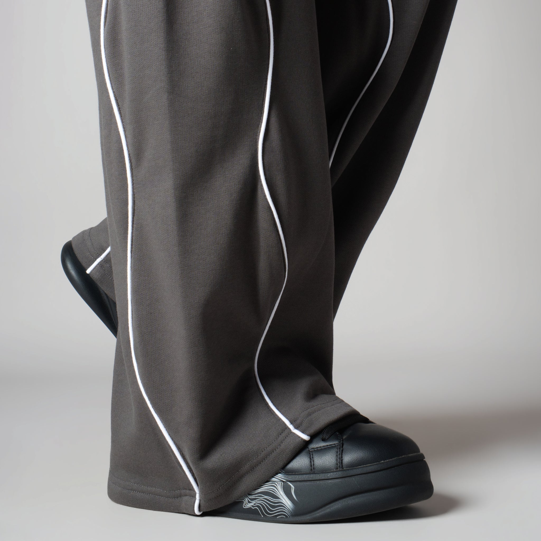 CHARCOAL WAVY EDGE SWEATPANT - Hophead
