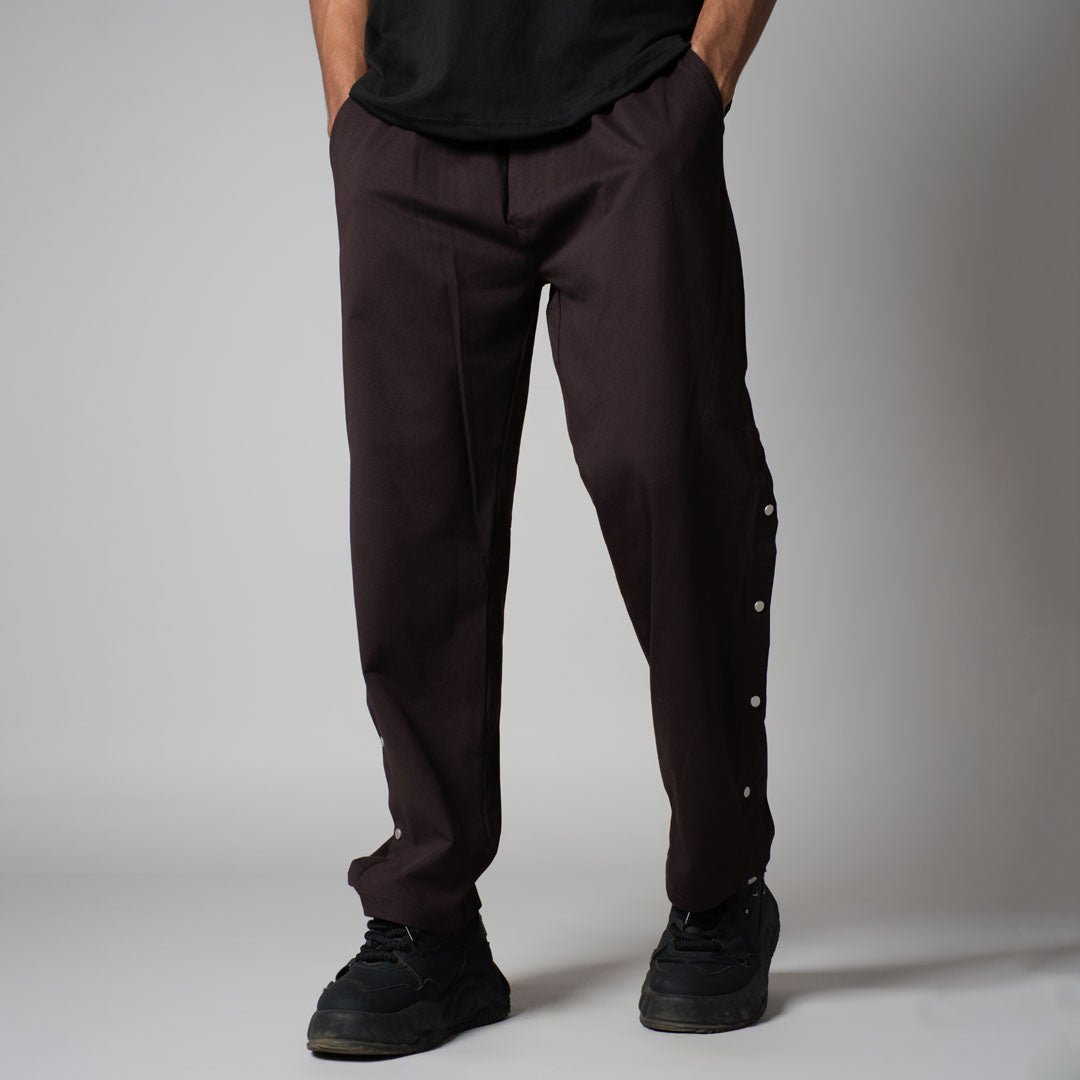 COFFEE BUTTON DOWN CARGO SWEATPANTS - Hophead