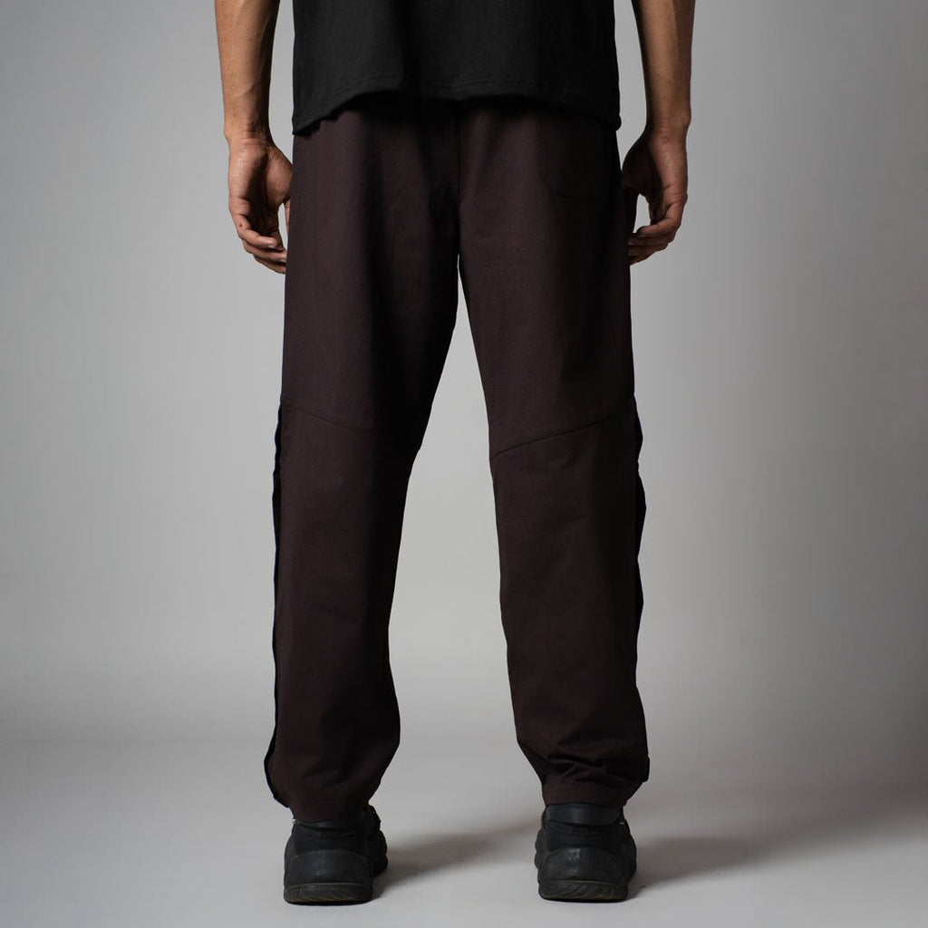 COFFEE BUTTON DOWN CARGO SWEATPANTS - Hophead