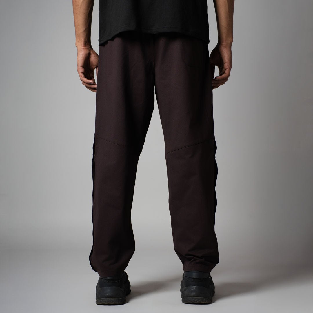 COFFEE BUTTON DOWN CARGO SWEATPANTS - Hophead