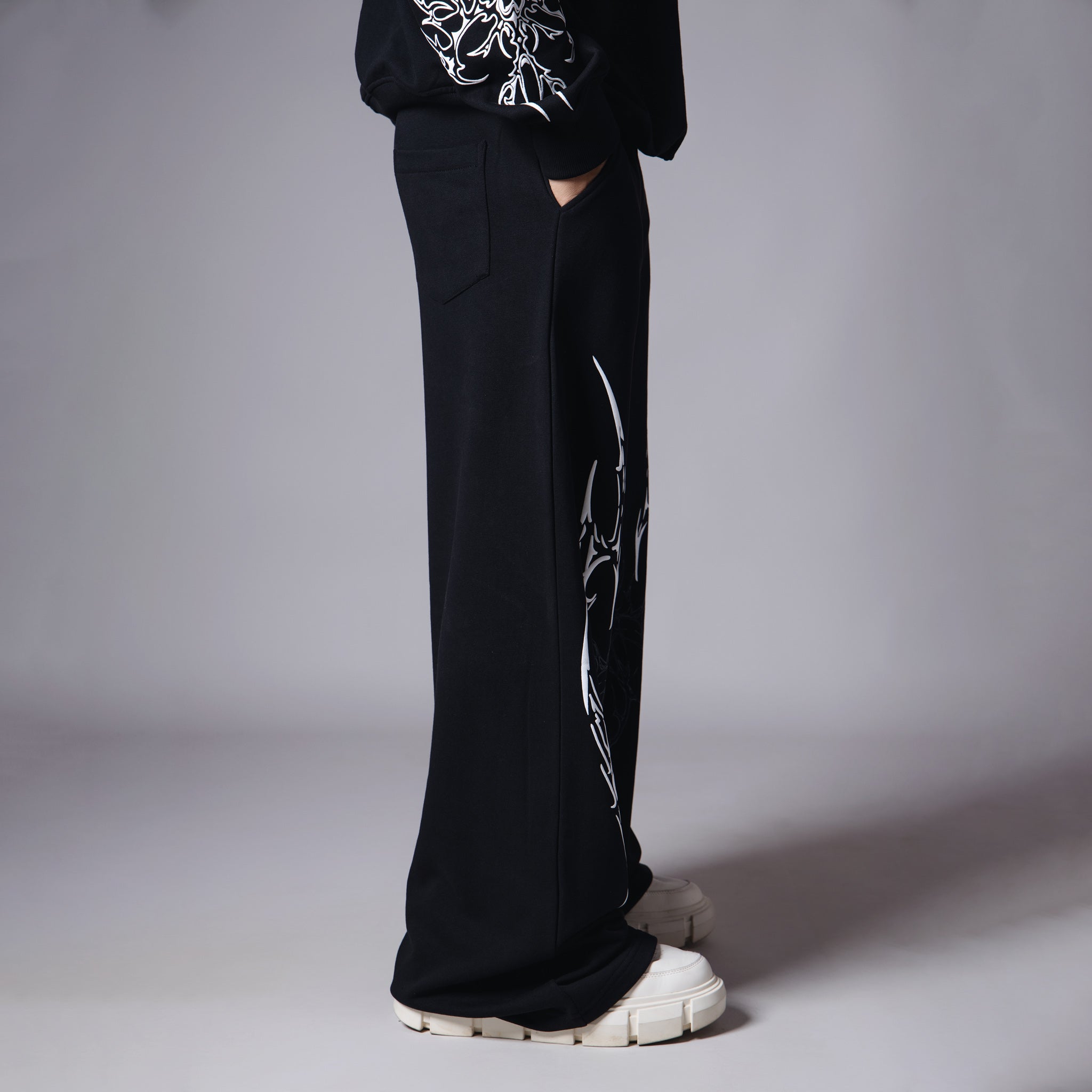 DARK FEATHER SWEATPANTS - Hophead