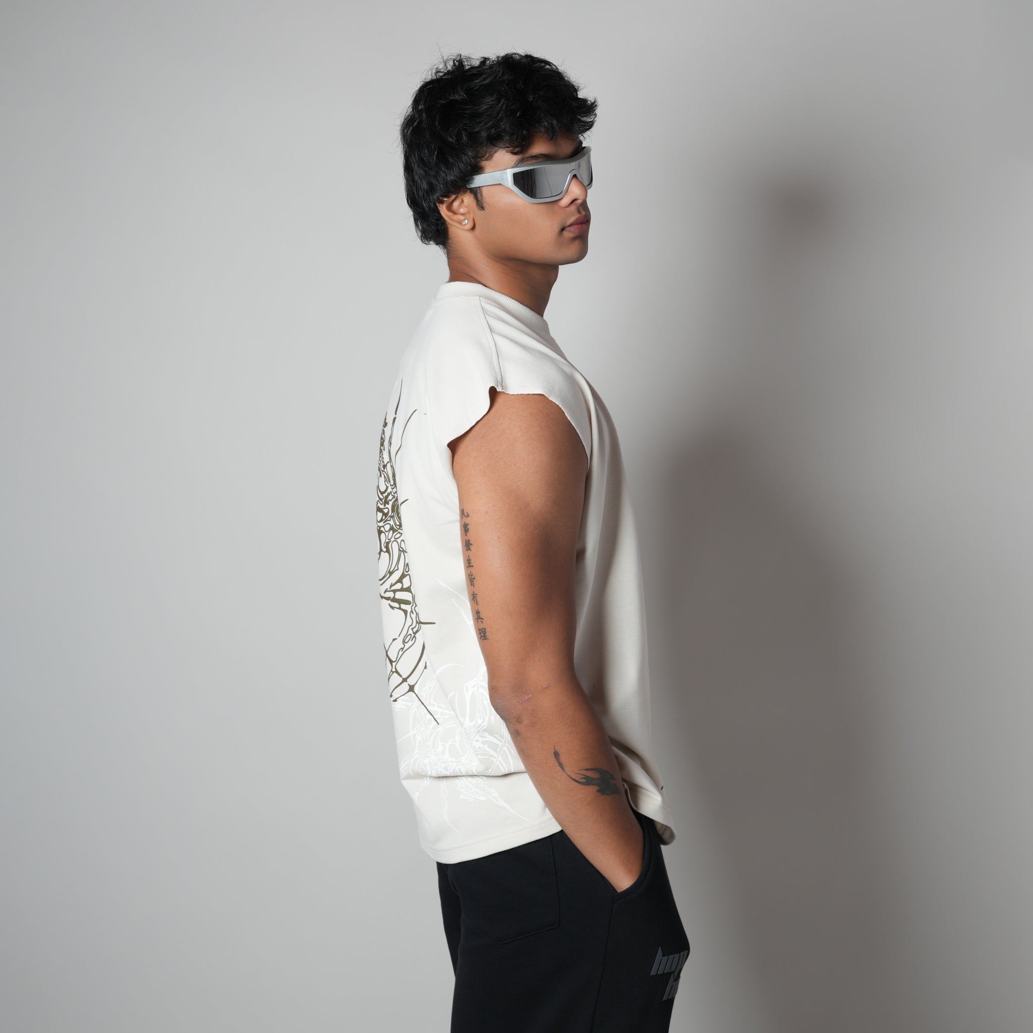 MORNING STAR IVORY SLEEVELESS GRAPHIC T-SHIRT - Hophead