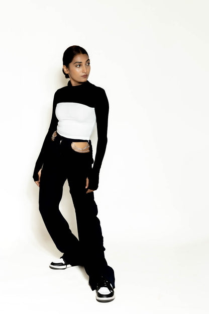 MONOTONE CROP TOP